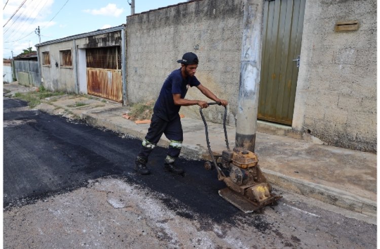 Prefeitura reforça equipes e operação tapa-buracos é ampliada em vários pontos da cidade