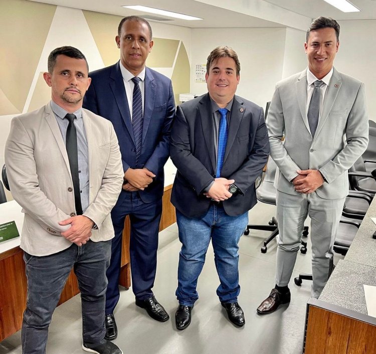 Deputado Douglas Melo toma pose como vice-presidente da comissão de defesa do consumidor da ALMG
