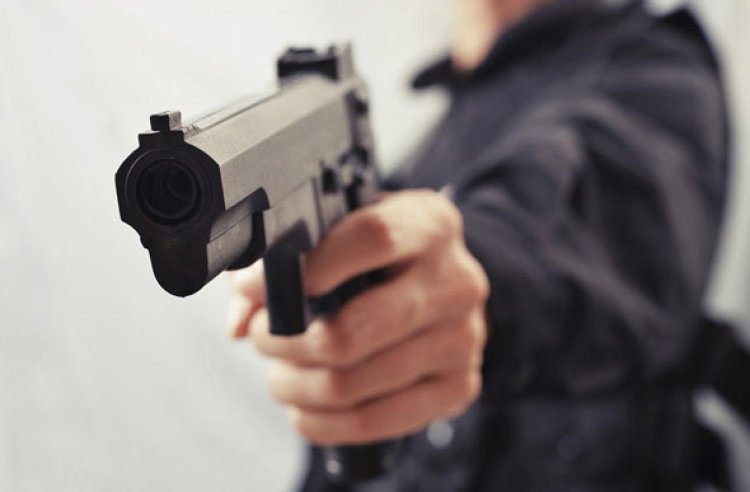 Ladrões levam celular e picape em assalto a pizzaria de Sete Lagoas