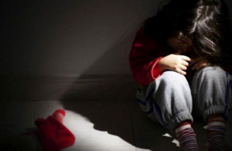 Homem é preso por suspeita de estuprar e infectar com HIV enteada de 8 anos