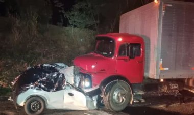 MG-164: Cinco pessoas morrem em acidente com carro e caminhão em Martinho Campos