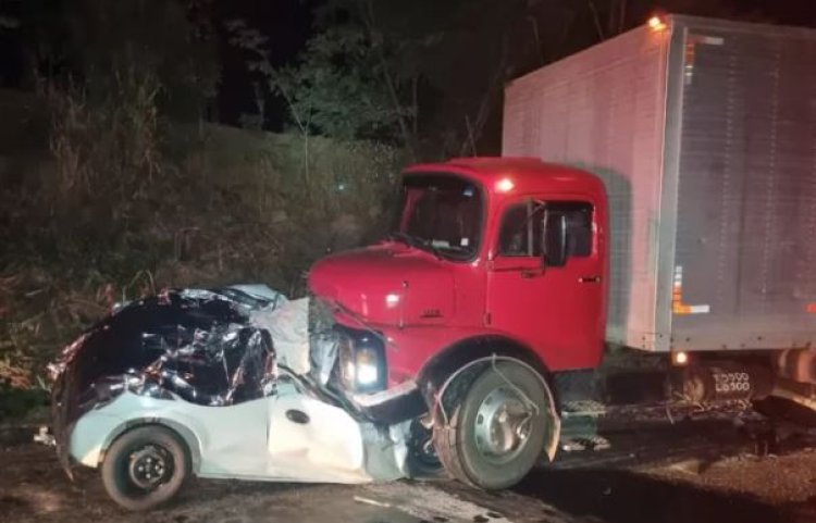 MG-164: Cinco pessoas morrem em acidente com carro e caminhão em Martinho Campos