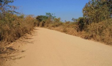 Deputado Douglas Melo e moradores da Estiva e Silva Xavier reúnem com Diretor do DER