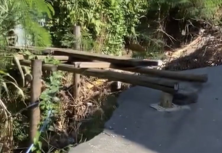 Moradores da Rua Amaral Gurgel, bairro Canadá vivem um caos há mais de 15 anos.