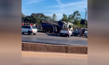 Batida entre caminhão e carro é registrado nesta quinta (15/06) na Av. Castelo Branco, entrada de Sete Lagoas