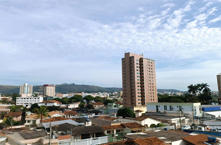 Tempo em Sete Lagoas: Temperaturas variando entre 15°C e 27°C; baixa probabilidade de chuva