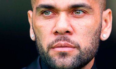Após concluir investigação, a justiça espanhola processa Daniel Alves por agressão sexual