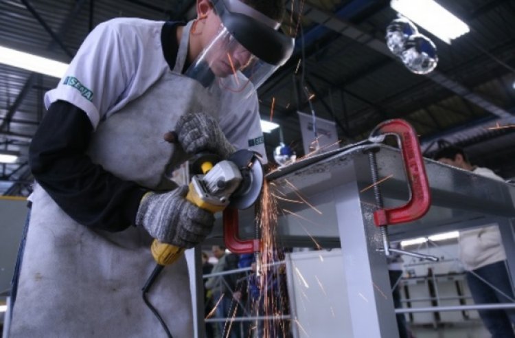 Vaga para montador de estruturas metálicas é anunciada em Sete Lagoas
