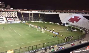 Corinthians e Vasco fazem duelo direto contra o rebaixamento no Brasileirão