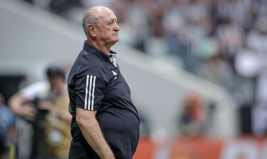 Dirigente afirma que Felipão abriu mão de seleção para ficar no Galo; entenda