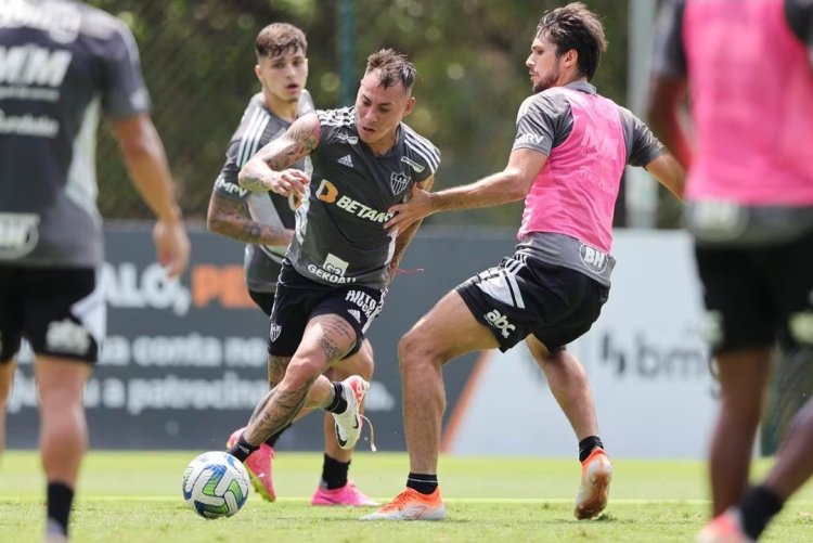 Vargas inicia transição no Atlético; atacante não joga há três meses