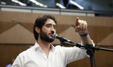 Horas depois de processo de cassação do presidente da Câmara de BH ser arquivado, novo procedimento é aberto