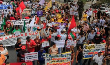 Protesto em Maceió reúne milhares de pessoas prejudicadas pela Braskem