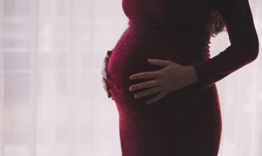 Bancária vítima de assédio moral após gravidez será indenizada em R$ 50 mil