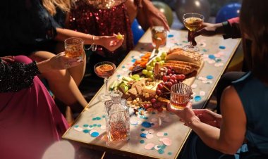 É possível comer e beber nas festas de fim de ano sem sair da dieta?