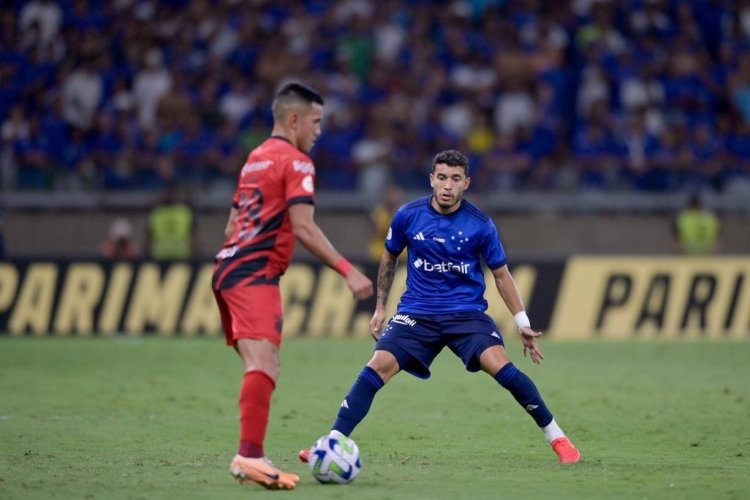 William terá que cumprir suspensão e está fora da 'decisão' com o Botafogo
