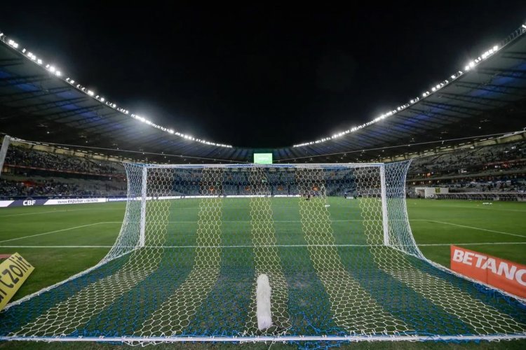 Torcida do Cruzeiro caminha para lotar Mineirão contra o Palmeiras; veja parcial