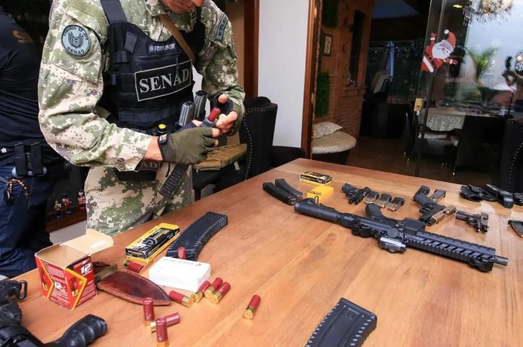 Armas para facções: PF prende 19 e apreende joias e 2.325 pistolas e fuzis
