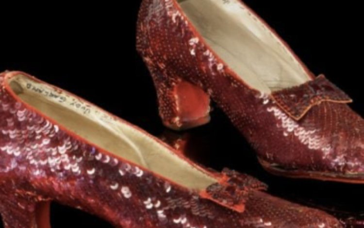 Sapato de Dorothy de “O Mágico de Oz” serão leiloados por valor milionário