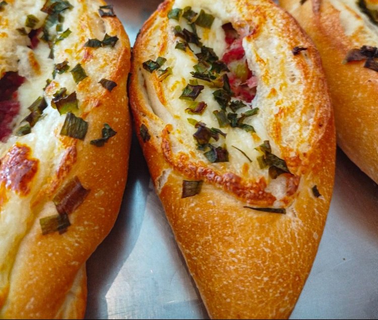 Você já experimentou a nossa baguete de calabresa?