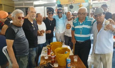 BOA MÚSICA E DESCONTRAÇÃO MARCARAM MAIS UMA EDIÇÃO DO SAMBA DO MERCADO NO ÚLTIMO SÁBADO