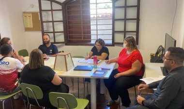 Lei Municipal obriga alguns tipos de estabelecimentos comerciais a terem plataforma em Libras