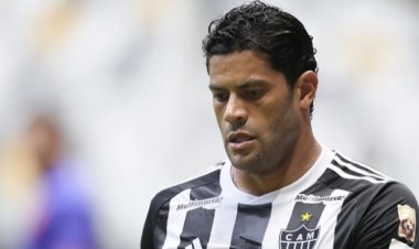 Hulk revela ter jogado no sacrifício em final da temporada: ‘Injeção para jogar