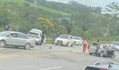 Motoristas ficam gravemente feridos após batida na BR-040 em Minas