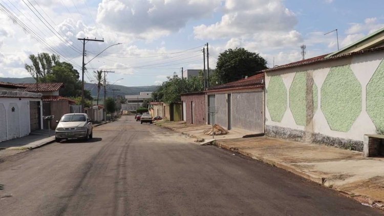 RUA NICE, NO BAIRRO JARDIM EUROPA É TOTALMENTE ASFALTADA PRLA PREFEITURA DE SETE LAGOAS
