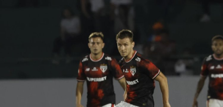 Santos encaminha contratação de meia-atacante do São Paulo