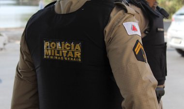 Cinco criminosos assaltam duas pessoas em praça de Sete Lagoas