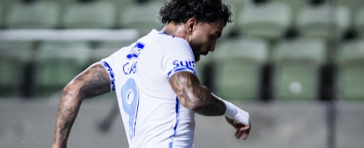 Gabigol faz agradecimento especial a jogador do Cruzeiro após hat-trick; entenda