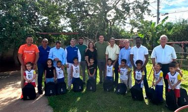 Mais de 15 mil alunos da rede municipal de Sete Lagoas recebem kits escolares