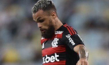 Atacante titular do Flamengo sofre lesão e inicia tratamento