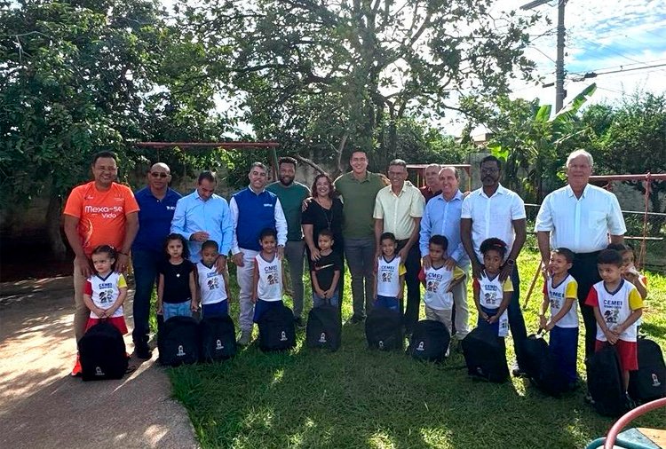 Mais de 15 mil alunos da rede municipal de Sete Lagoas recebem kits escolares