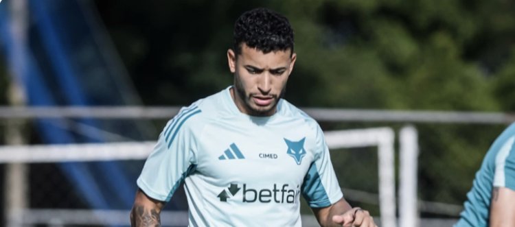 Inter volta à carga para repatriar lateral William, do Cruzeiro