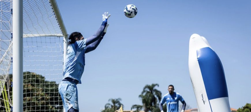 Leonardo Jardim pede a contratação de mais um goleiro no Cruzeiro