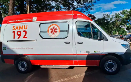 Ambulância do SAMU tomba na rodovia durante transporte de paciente para Sete Lagoas