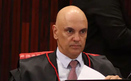 Moraes da cinco dias para embaixada da Espanha explicar negativa de extradição de jornalista