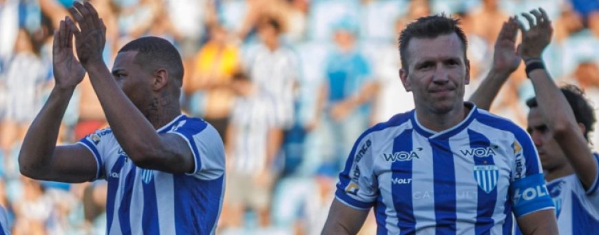 Revelação do Cruzeiro exalta parceria com Eduardo Brock em novo clube