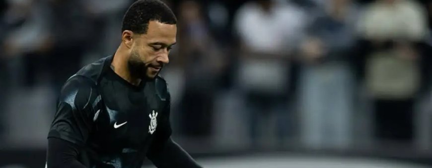 Memphis exibe tornozelo inchado e vira dúvida no Corinthians para a Copa Sul-Americana