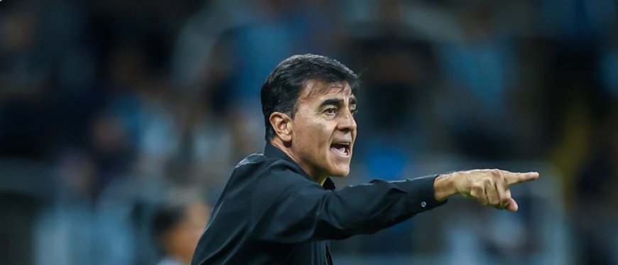 Quinteros dispara contra críticas após vitória do Grêmio: ‘Não entendo o drama’