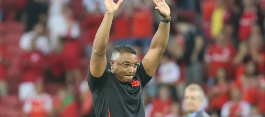 Roger Machado confirma que vai renovar com o Inter: ‘Está no forno’