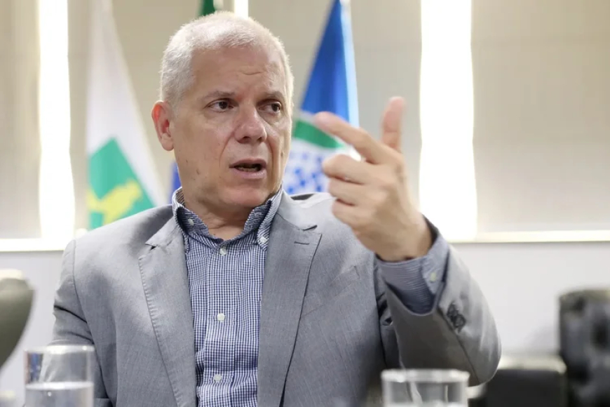 Presidente do INSS é afastado após operação sobre fraude de R$ 6,3 bilhões