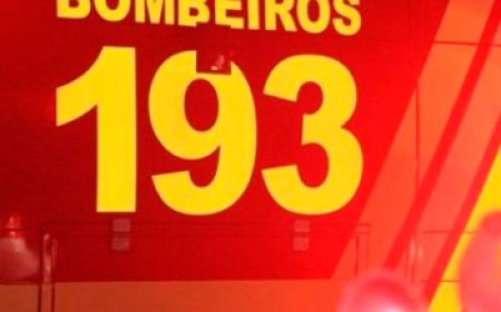 Bombeiros combatem incêndio em ferro-velho de Sete Lagoas