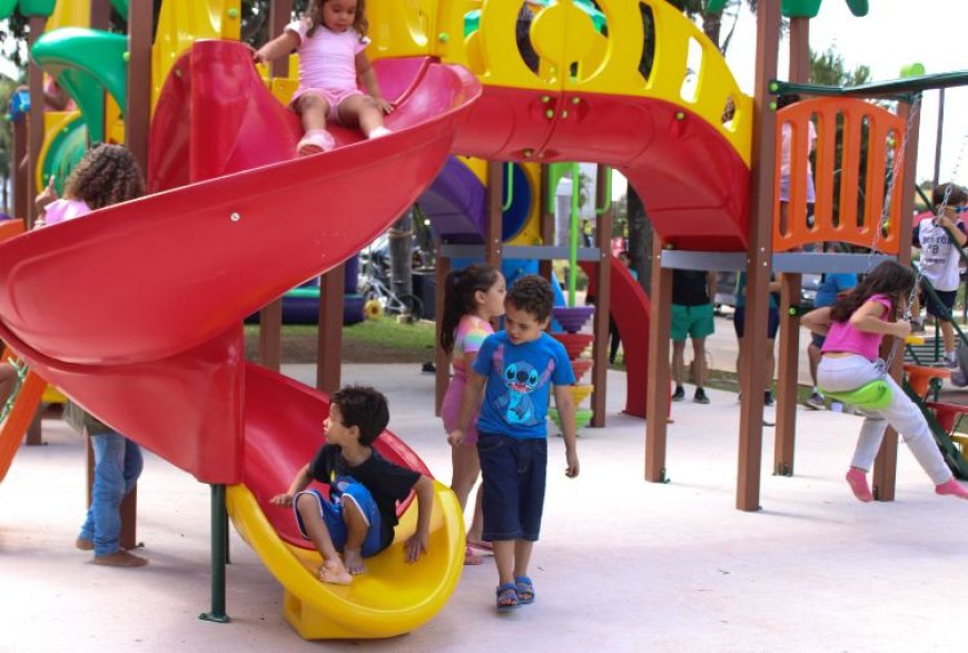Lugar de Criança chega ao bairro Dona Dora e parque infantil é entregue pela Prefeitura