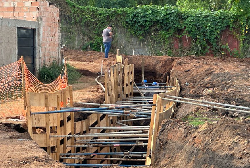 Avenida Renato Azeredo recebe pavimentação e drenagem em Sete Lagoas