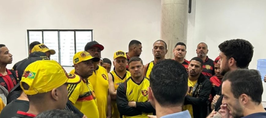 Organizadas do Sport se reúnem com atletas e diretoria e fazem cobranças