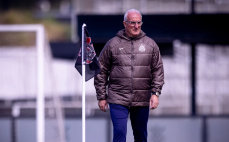 Corinthians: Dorival esboça diferentes esquemas de olho na sequência da temporada