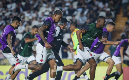 Diniz encontra motivos para oscilação do Vasco após pausa no calendário